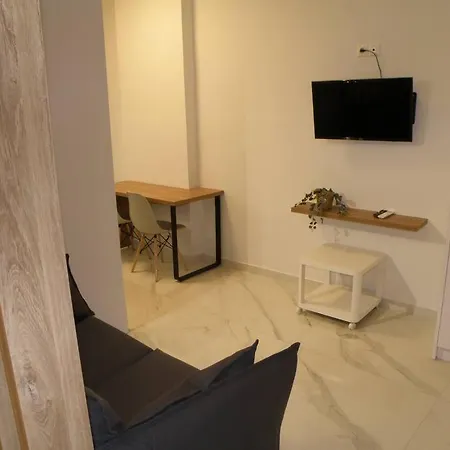 Modern Lifestyle Flat Close To The Sea. *